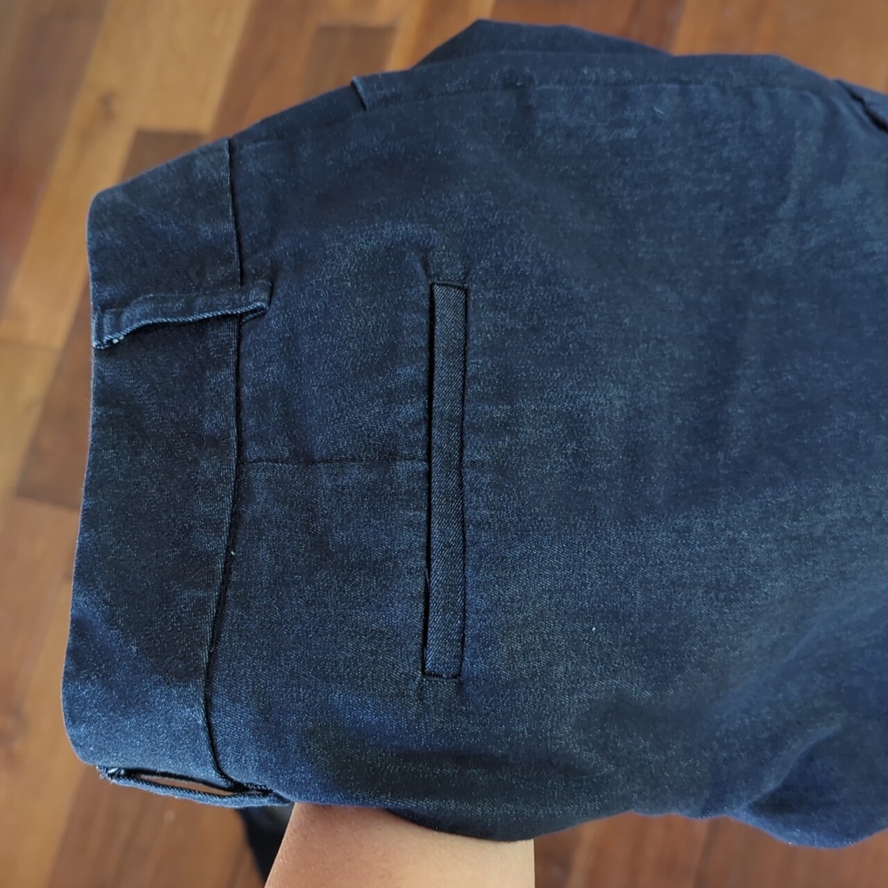 Express Shorts - Picture 2 of 5